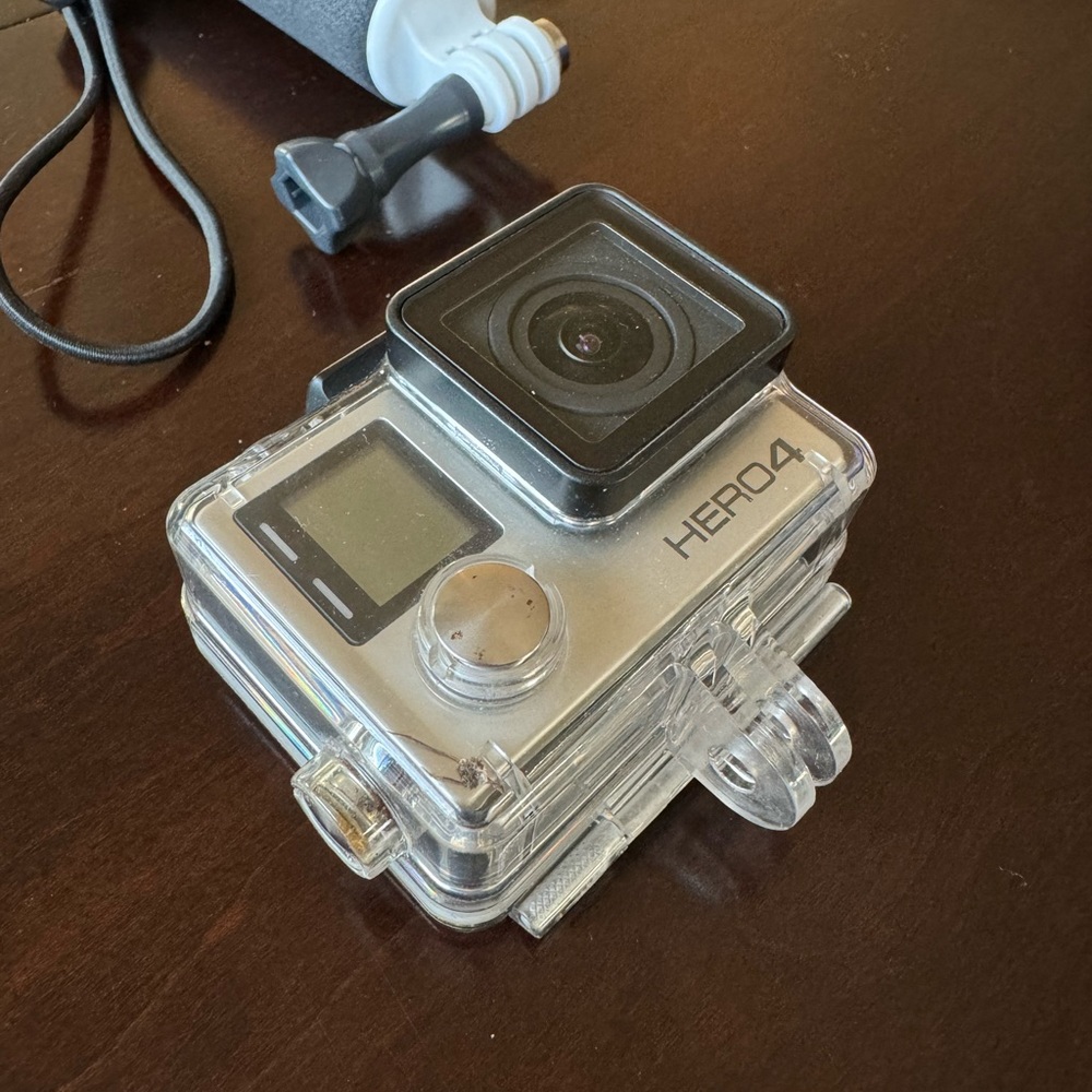 GoPro Hero 4 Silver Bundle - Picture 4 of 6